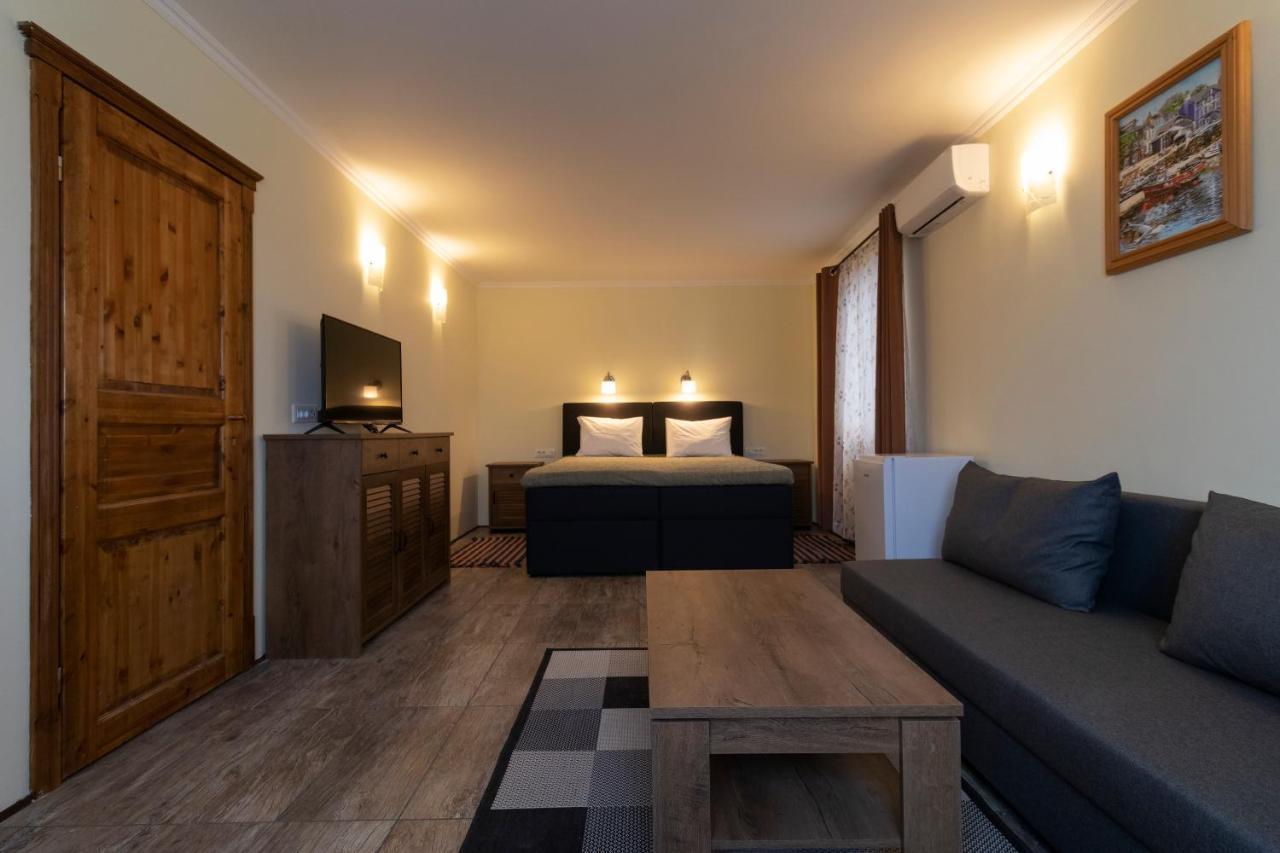 Apartment Taverna &