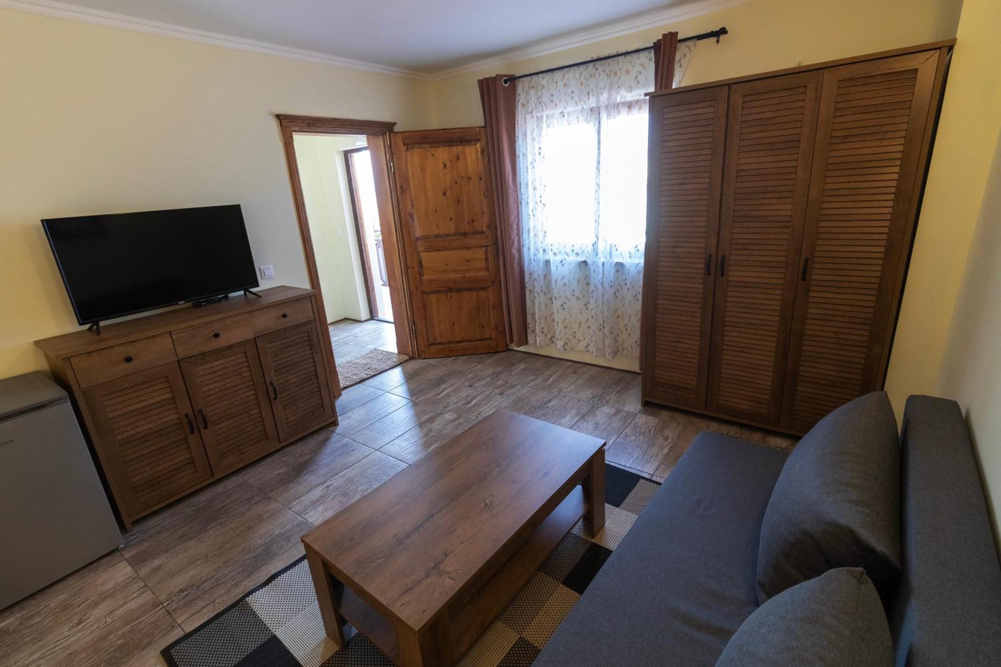 Apartment Taverna &