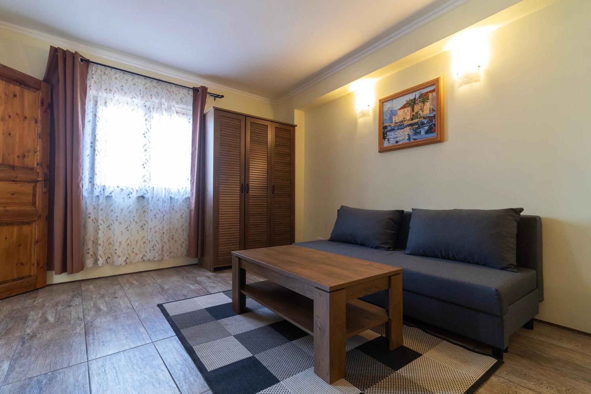 Apartment Taverna &