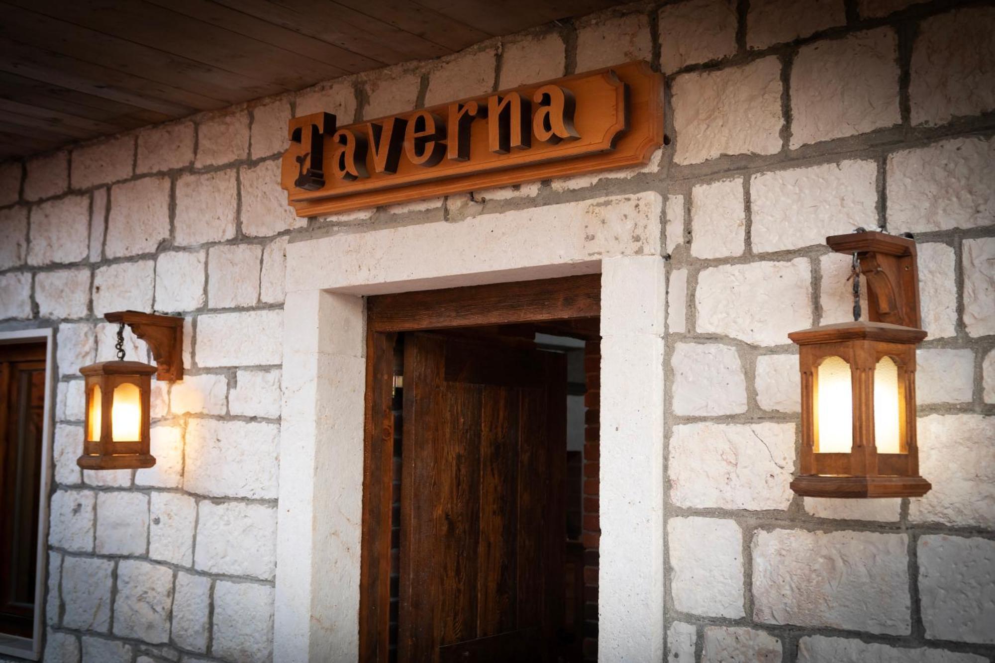 Apartment Taverna & *