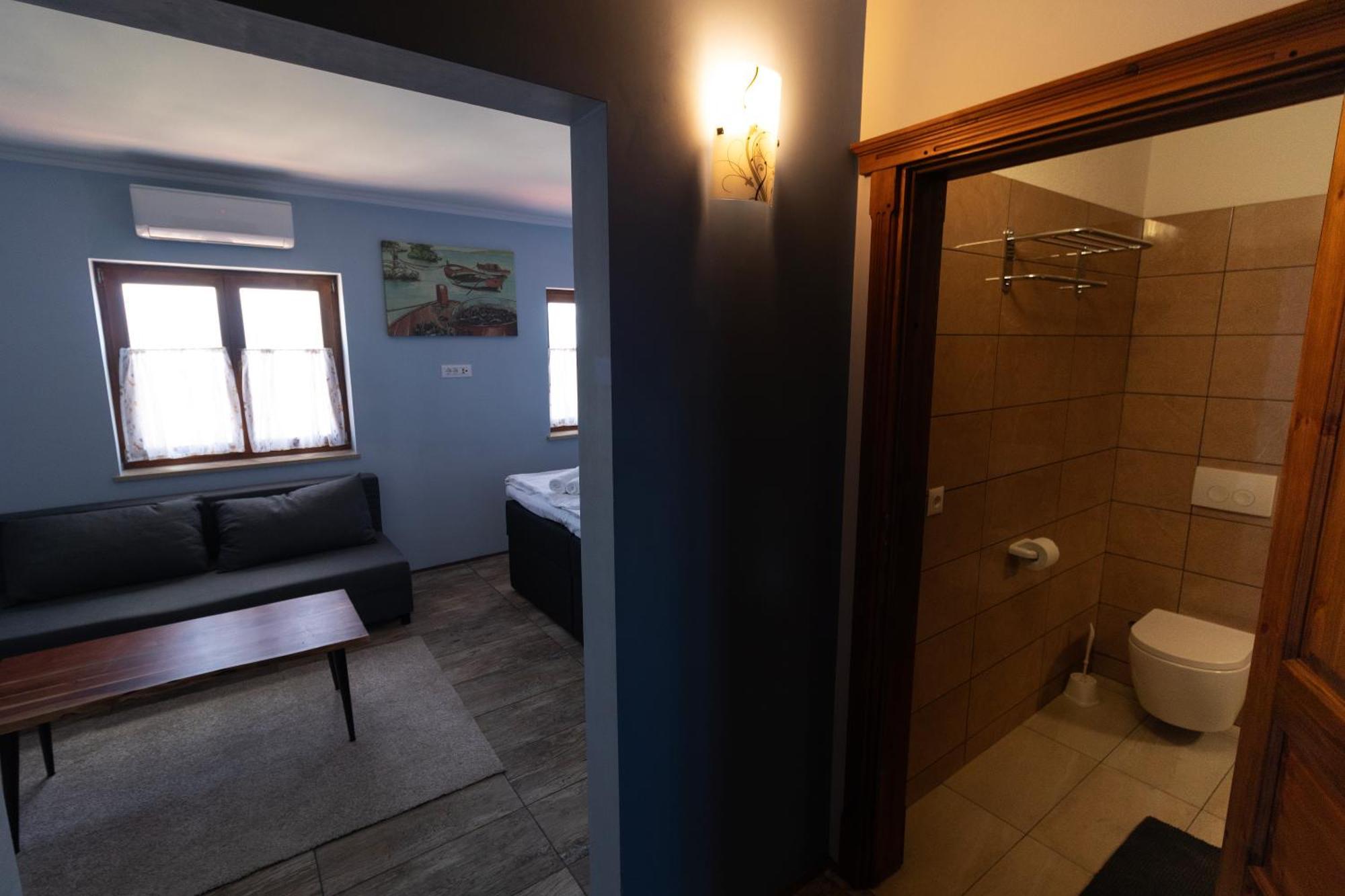 Taverna & Apartment Sutivan