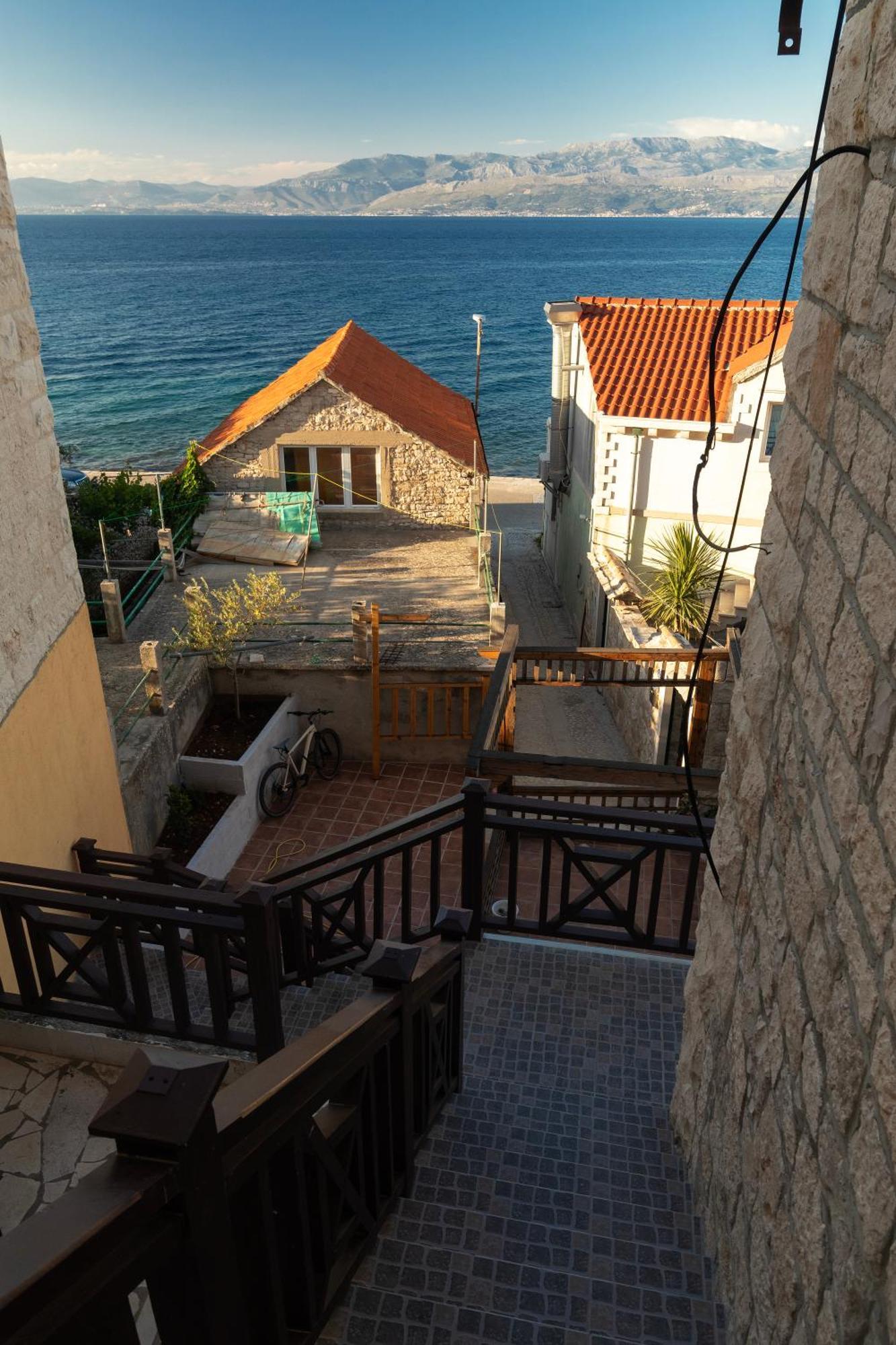Taverna & Apartment Sutivan