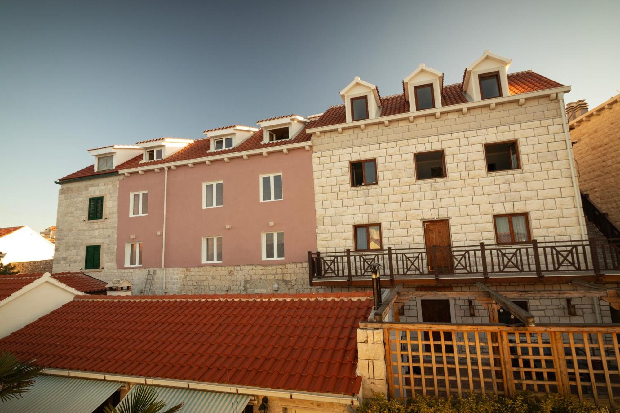 Apartment Taverna & *