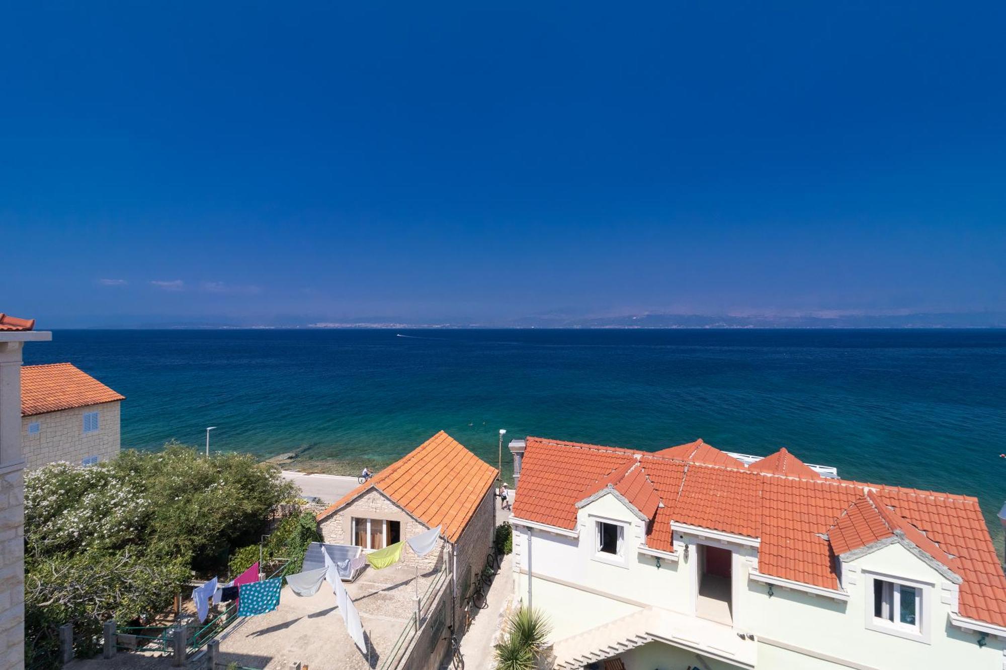 Taverna & Apartment Sutivan