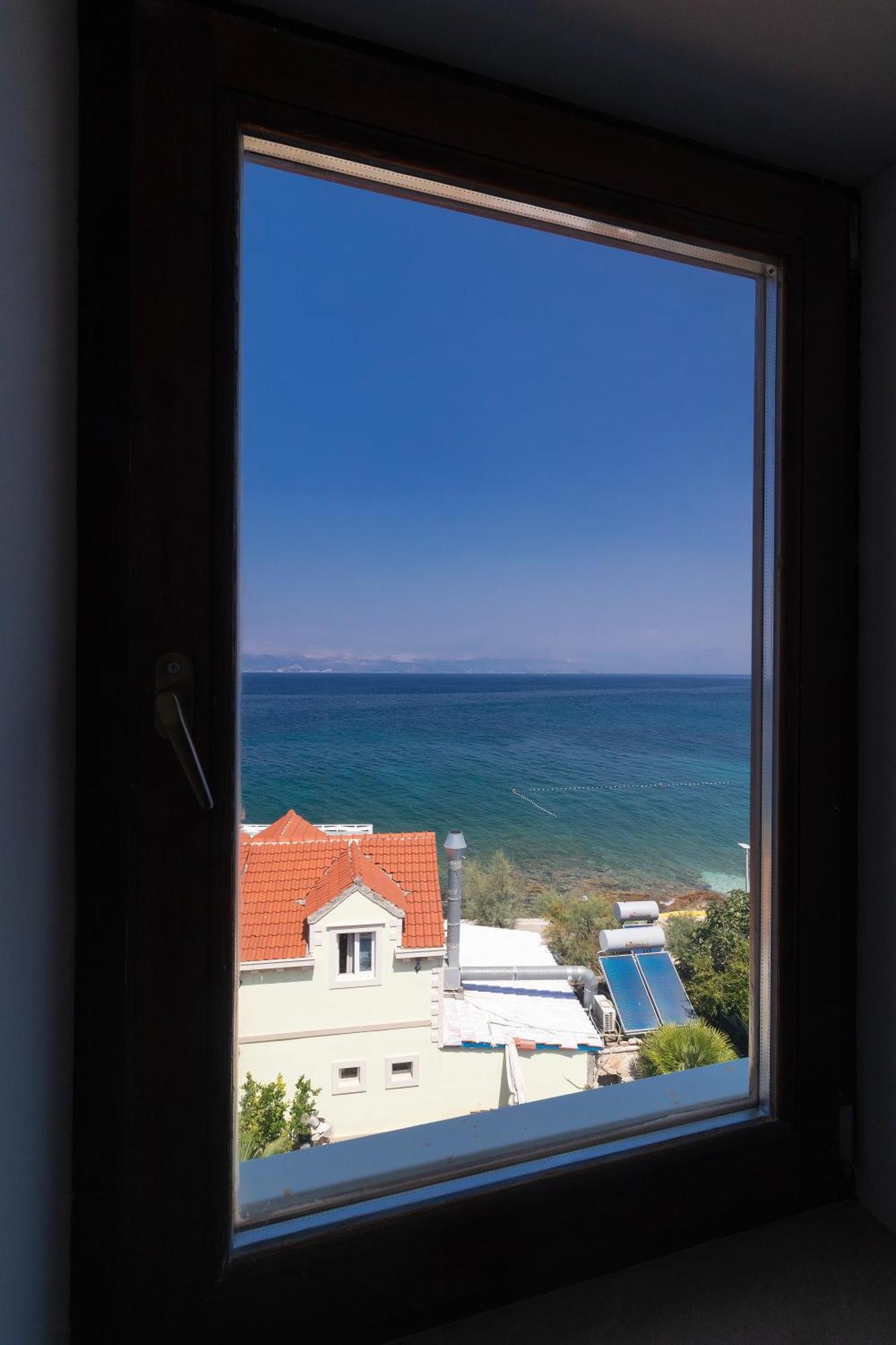 Taverna & Apartment