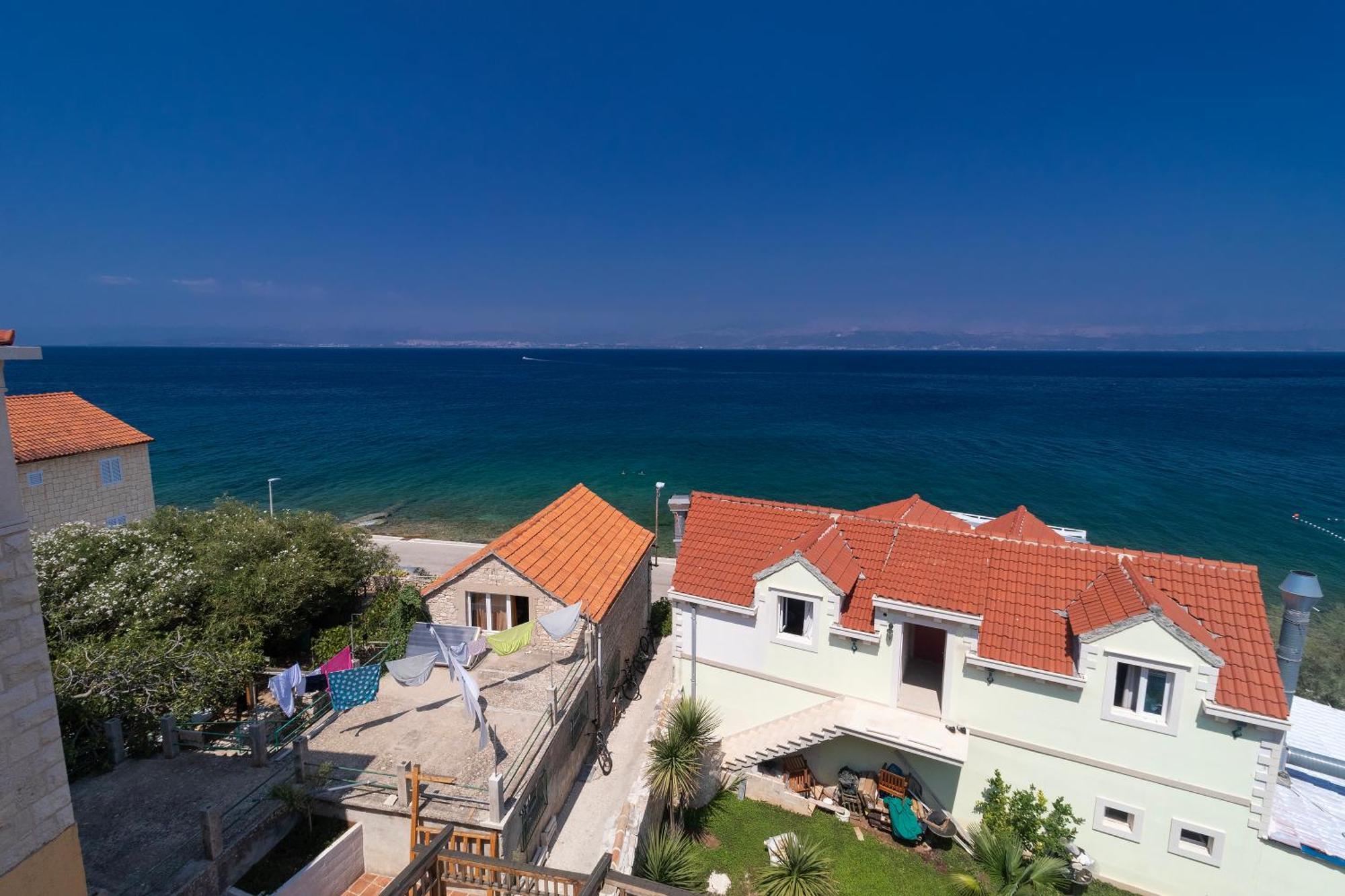 Taverna &