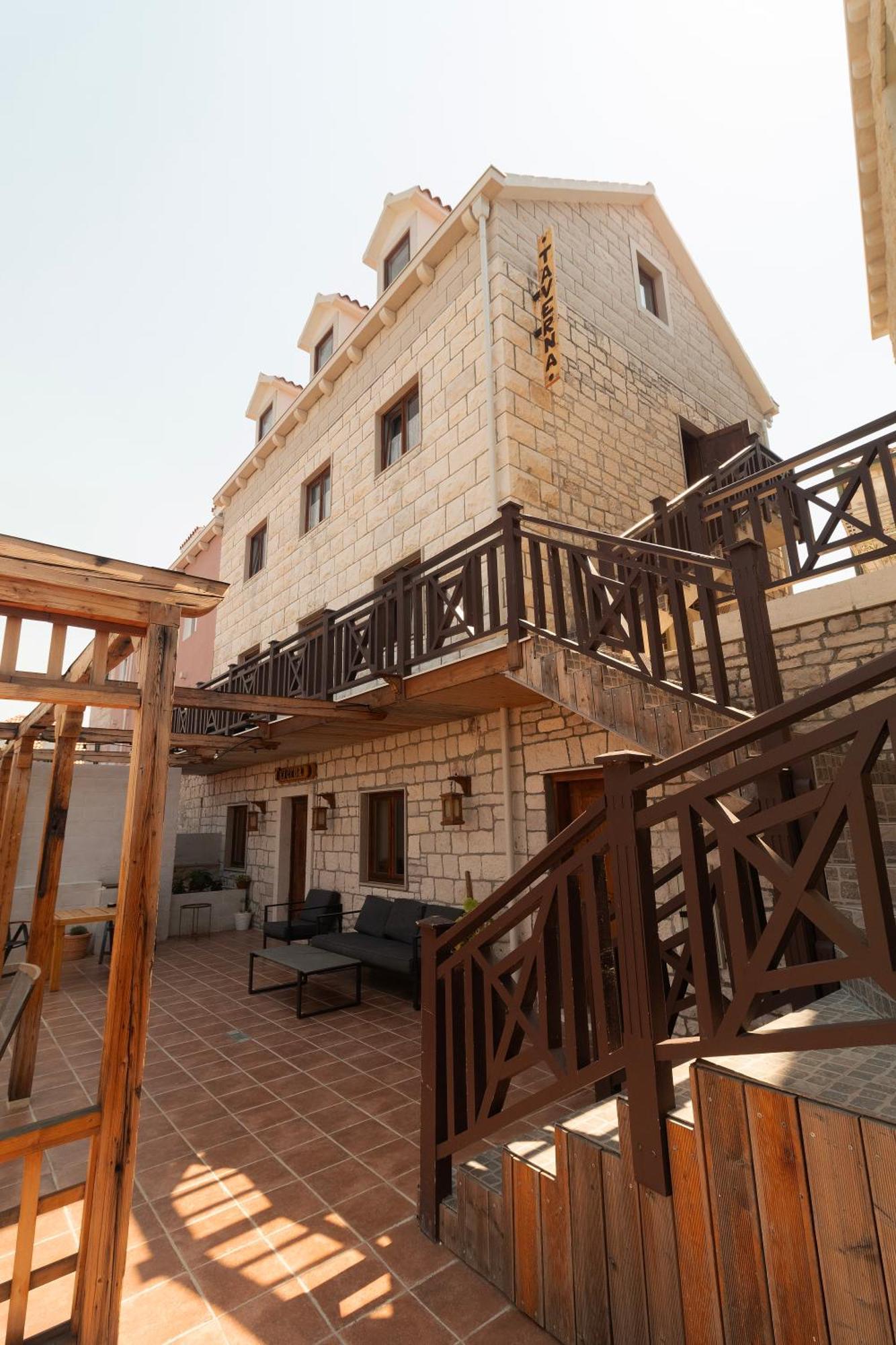 Apartment Taverna & Sutivan